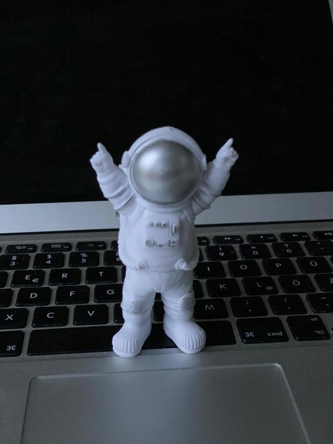 Space Night Capsule Hostal *
