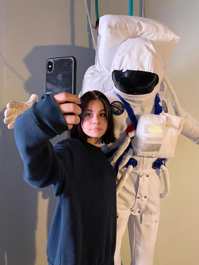 Space Night Capsule Hostal
