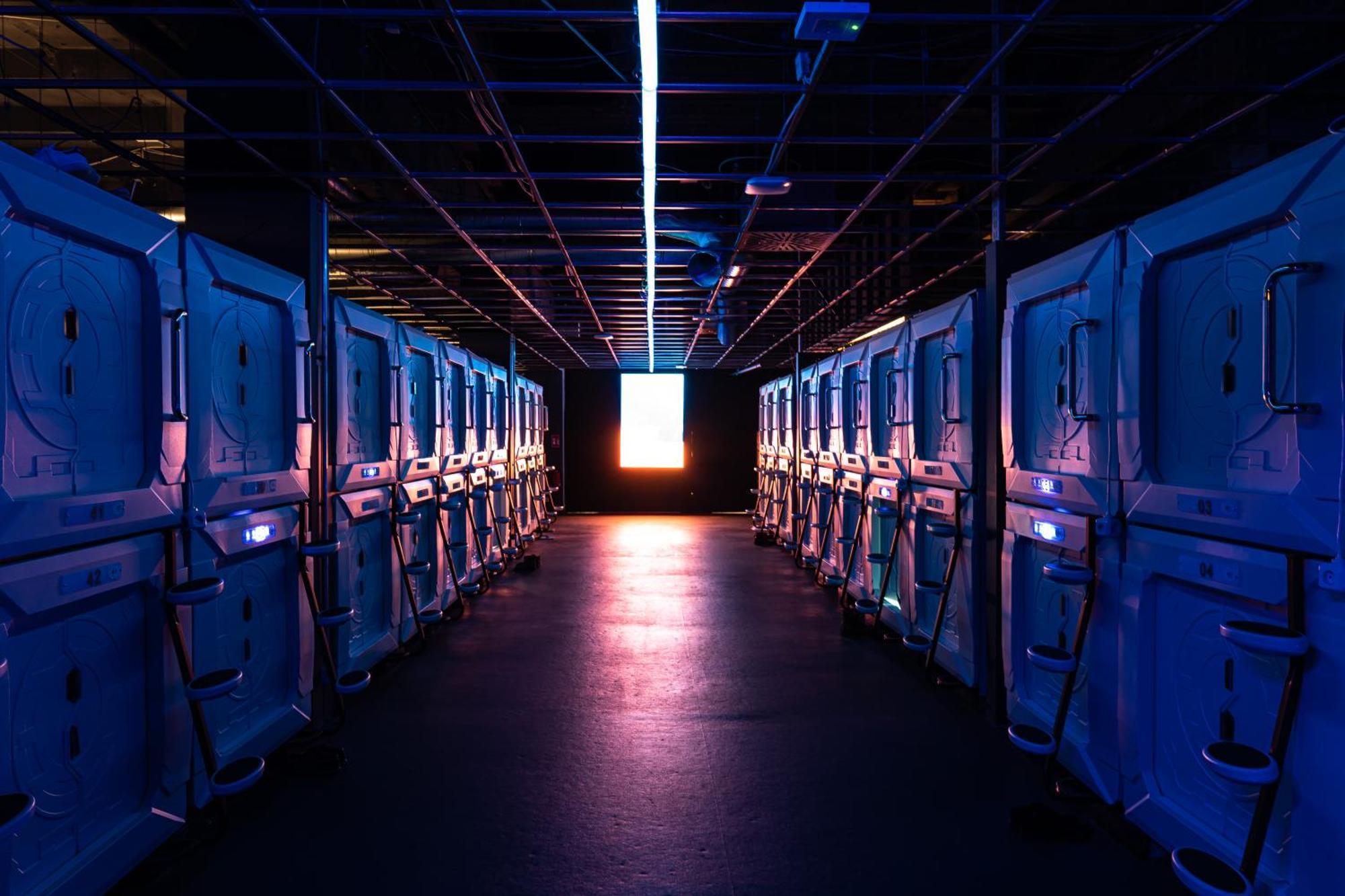 Space Night Capsule Hostal